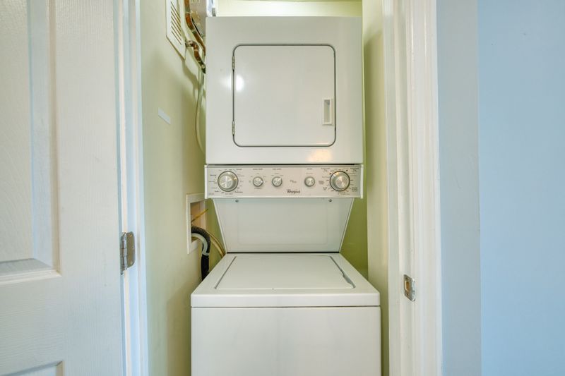 Interior photo 10 of 10, 912–918 NE 15th Ave